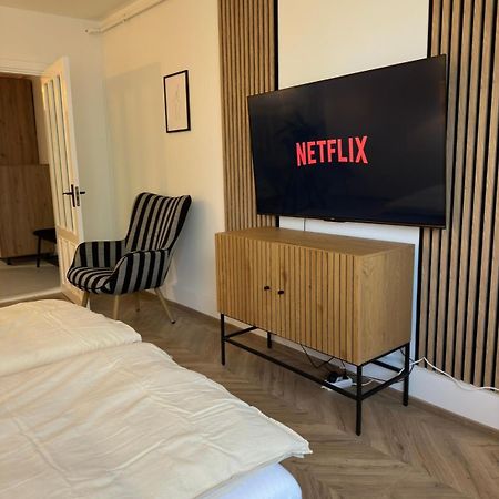 One Room Apartment- Self Check-In 24H Решица Экстерьер фото