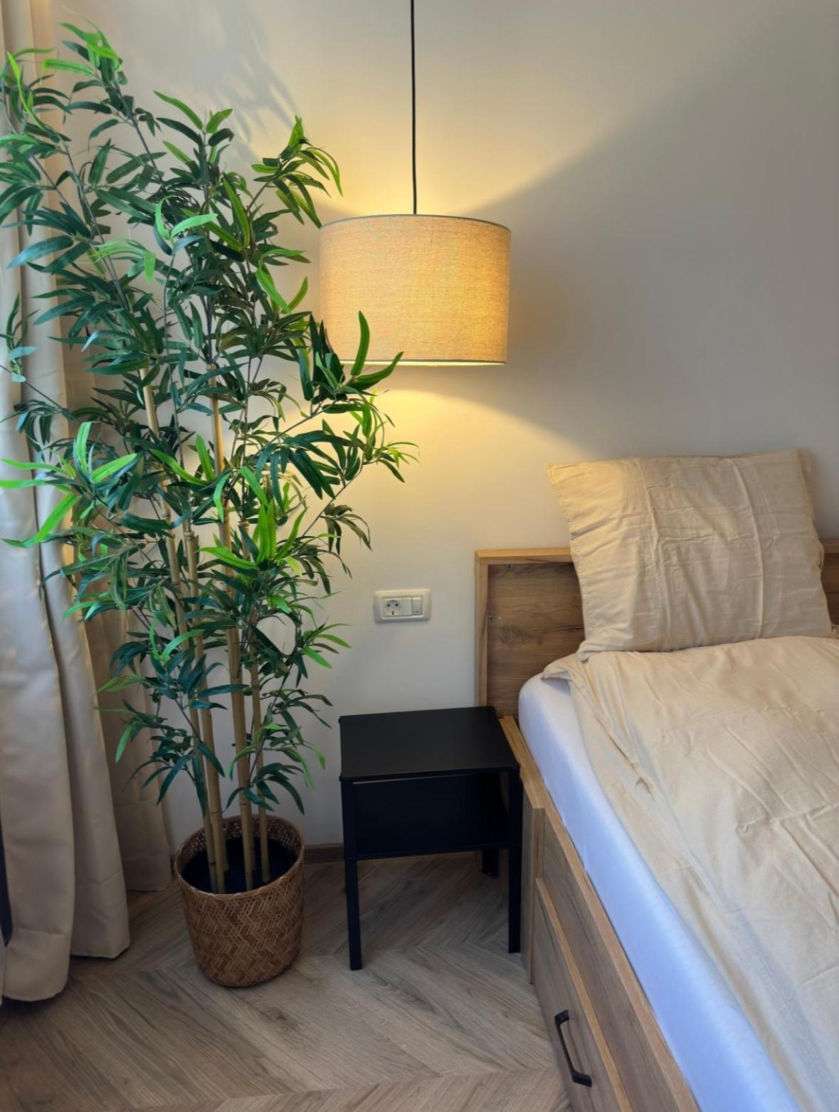 One Room Apartment- Self Check-In 24H Решица Экстерьер фото